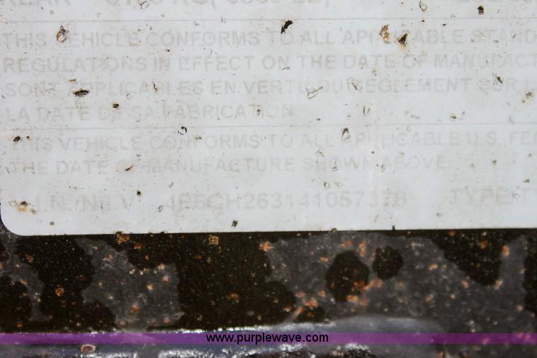 image for item 6266 2003 PJ triple axle 26' trailer