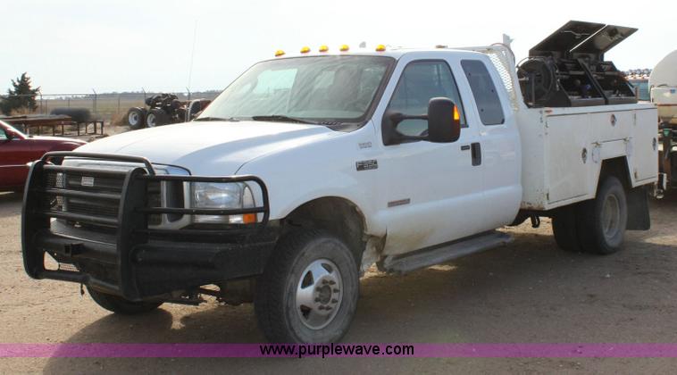 image for item 6267 2004 Ford F350 XLT Super Duty extended cab pickup