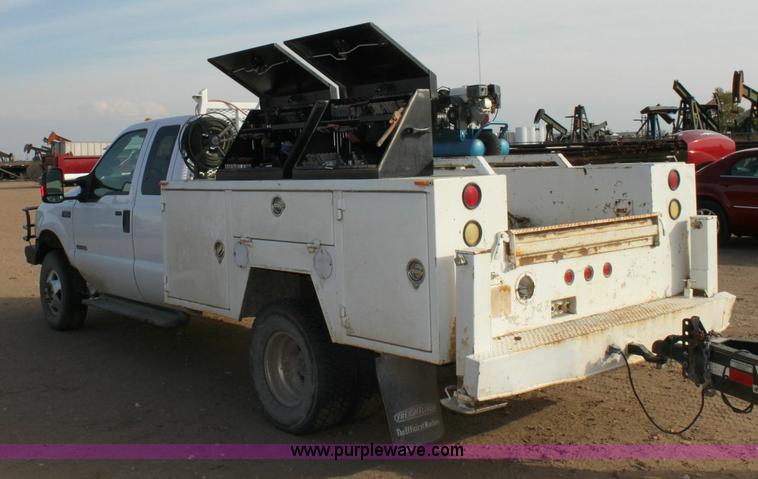 image for item 6267 2004 Ford F350 XLT Super Duty extended cab pickup