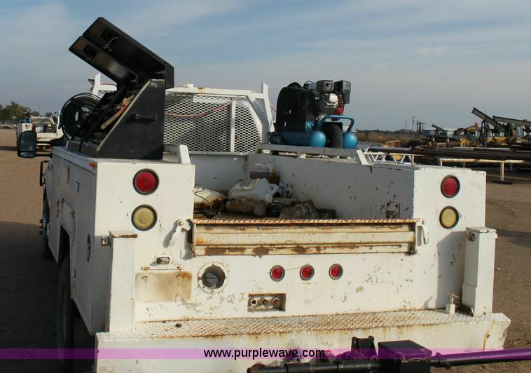 image for item 6267 2004 Ford F350 XLT Super Duty extended cab pickup