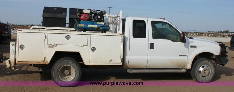 image for item 6267 2004 Ford F350 XLT Super Duty extended cab pickup