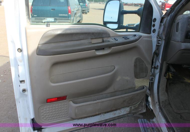 image for item 6267 2004 Ford F350 XLT Super Duty extended cab pickup