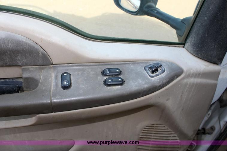 image for item 6267 2004 Ford F350 XLT Super Duty extended cab pickup