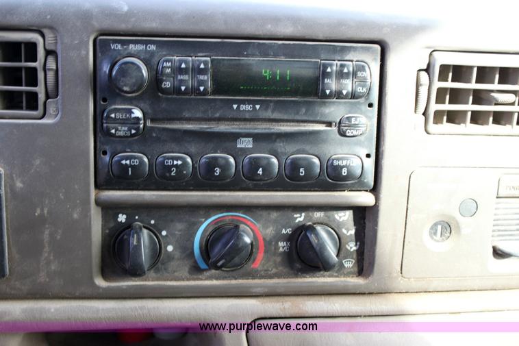 image for item 6267 2004 Ford F350 XLT Super Duty extended cab pickup