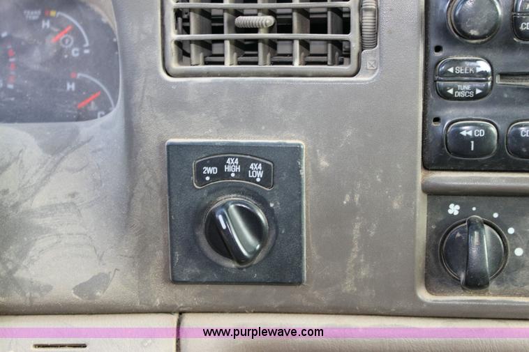 image for item 6267 2004 Ford F350 XLT Super Duty extended cab pickup