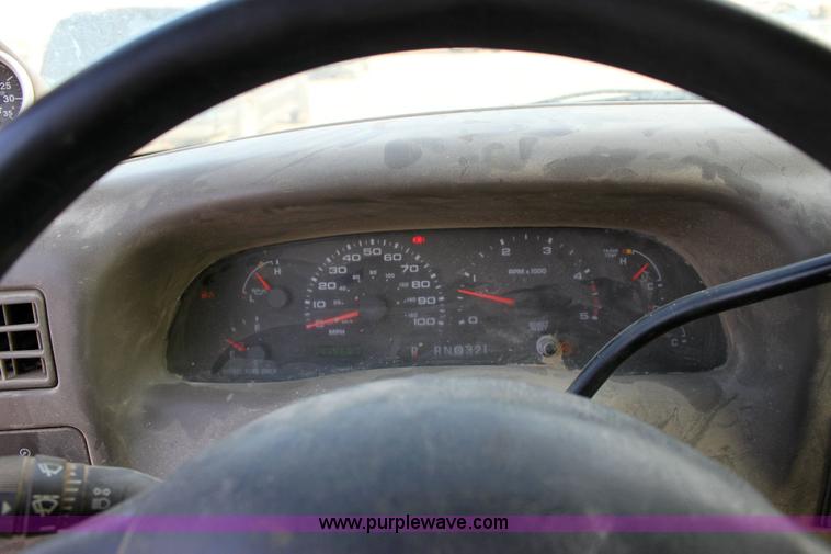 image for item 6267 2004 Ford F350 XLT Super Duty extended cab pickup