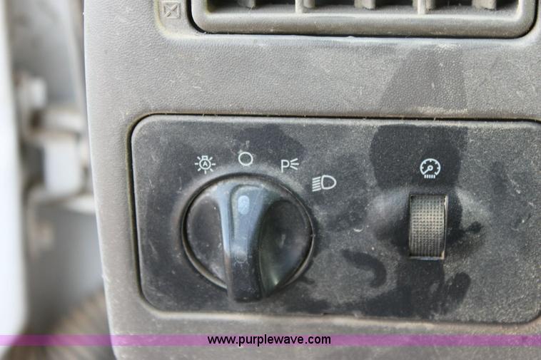 image for item 6267 2004 Ford F350 XLT Super Duty extended cab pickup