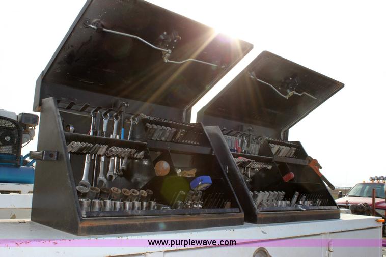 image for item 6267 2004 Ford F350 XLT Super Duty extended cab pickup