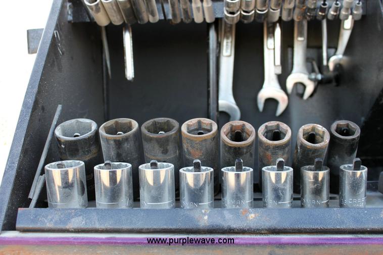 image for item 6267 2004 Ford F350 XLT Super Duty extended cab pickup