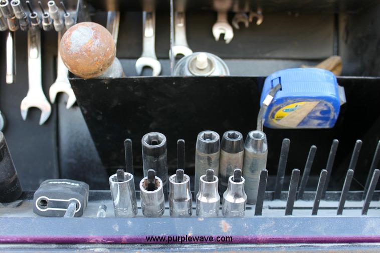 image for item 6267 2004 Ford F350 XLT Super Duty extended cab pickup