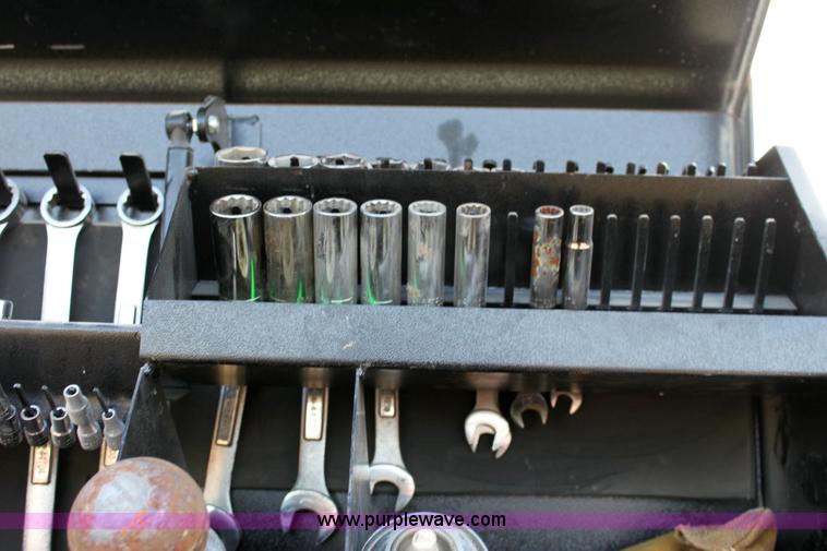 image for item 6267 2004 Ford F350 XLT Super Duty extended cab pickup