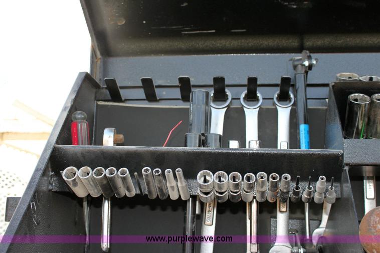 image for item 6267 2004 Ford F350 XLT Super Duty extended cab pickup