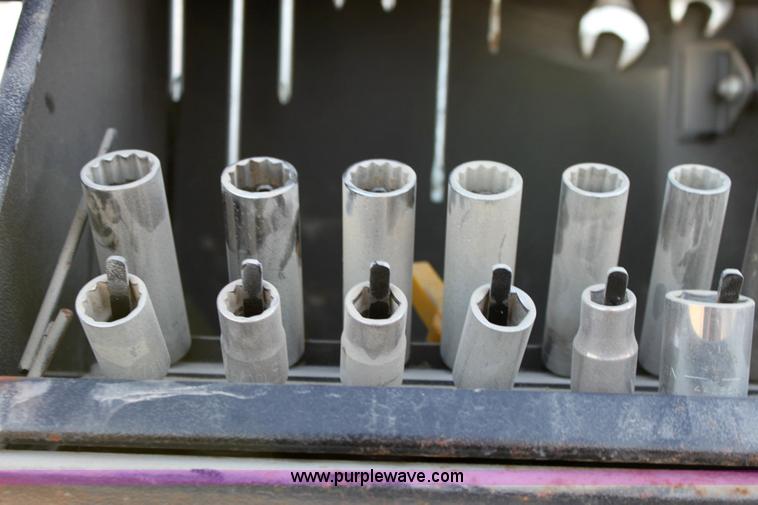 image for item 6267 2004 Ford F350 XLT Super Duty extended cab pickup