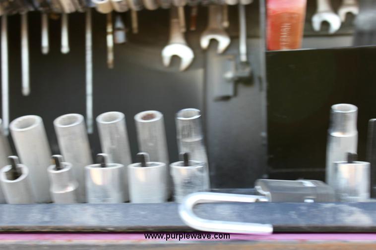 image for item 6267 2004 Ford F350 XLT Super Duty extended cab pickup