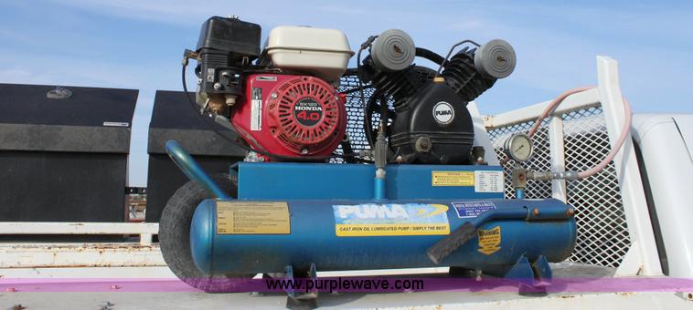 image for item 6267 2004 Ford F350 XLT Super Duty extended cab pickup