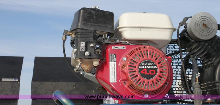 image for item 6267 2004 Ford F350 XLT Super Duty extended cab pickup