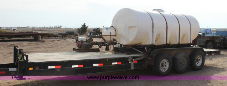 image for item 6268 2004 PJ 26' triple axle flatbed trailer