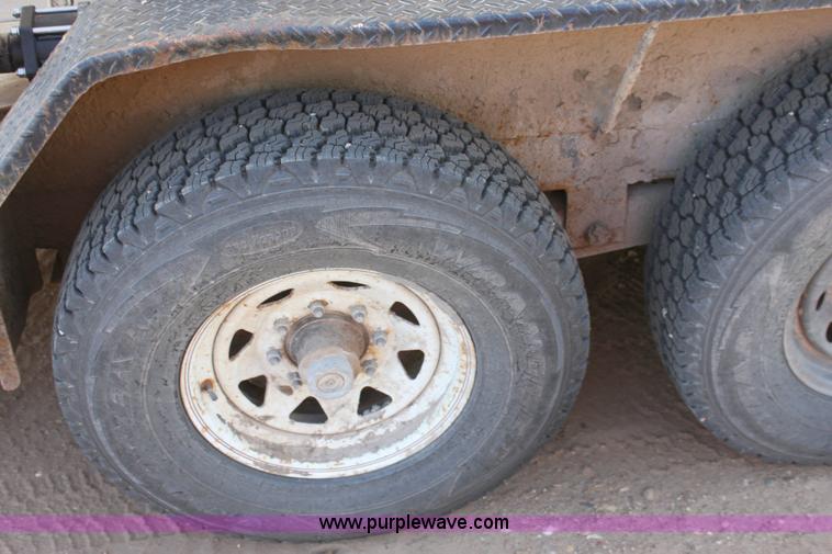 image for item 6268 2004 PJ 26' triple axle flatbed trailer