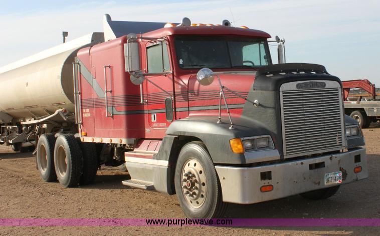 image for item 6270 1991 Freightliner FLD semi truck