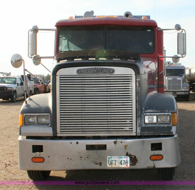 image for item 6270 1991 Freightliner FLD semi truck