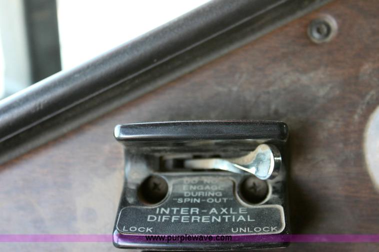 image for item 6270 1991 Freightliner FLD semi truck