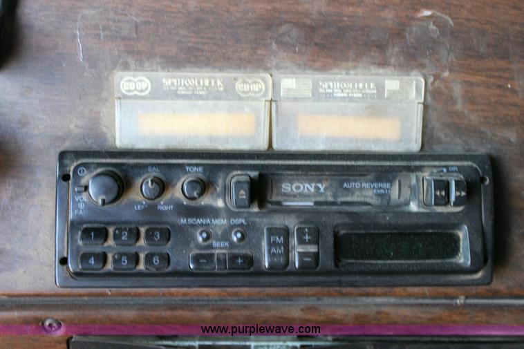 image for item 6270 1991 Freightliner FLD semi truck