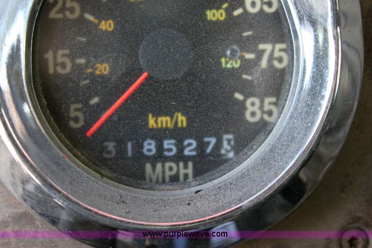 image for item 6270 1991 Freightliner FLD semi truck