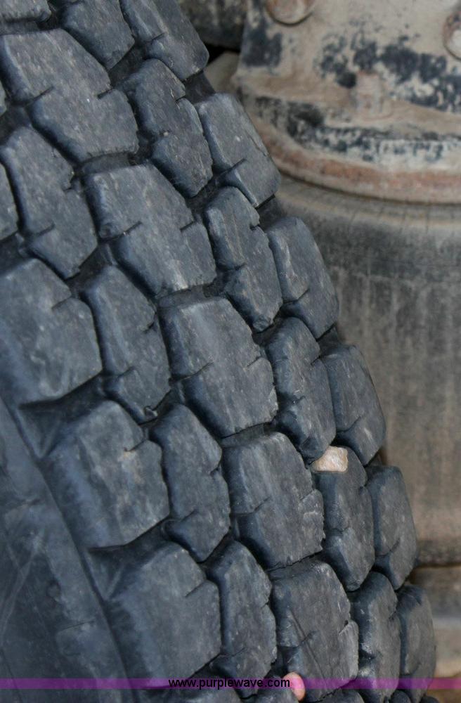 image for item 6270 1991 Freightliner FLD semi truck