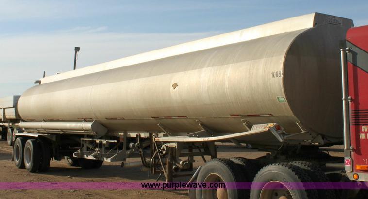 image for item 6271 1985 Heil tandem-axle tanker trailer