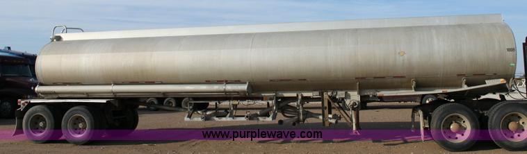 image for item 6271 1985 Heil tandem-axle tanker trailer
