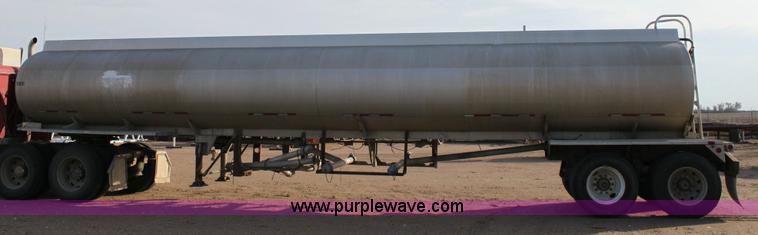 image for item 6271 1985 Heil tandem-axle tanker trailer