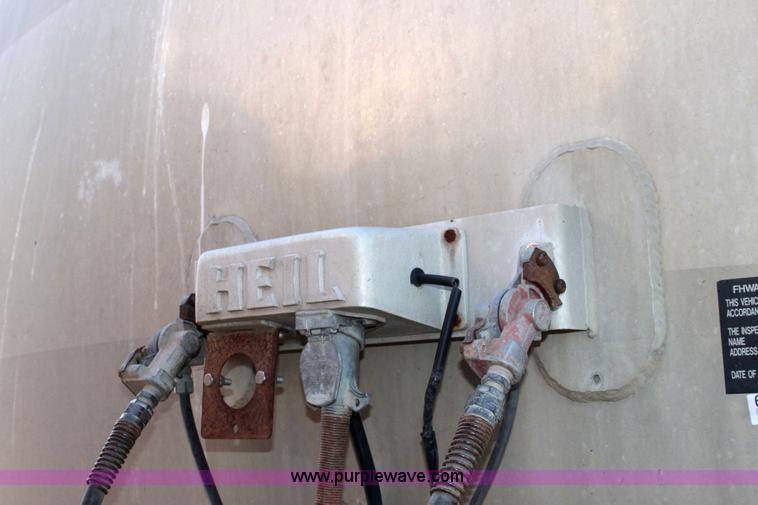 image for item 6271 1985 Heil tandem-axle tanker trailer