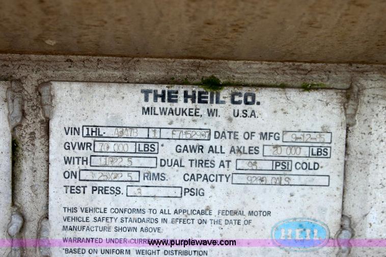 image for item 6271 1985 Heil tandem-axle tanker trailer