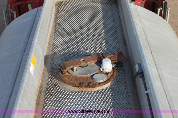 image for item 6271 1985 Heil tandem-axle tanker trailer