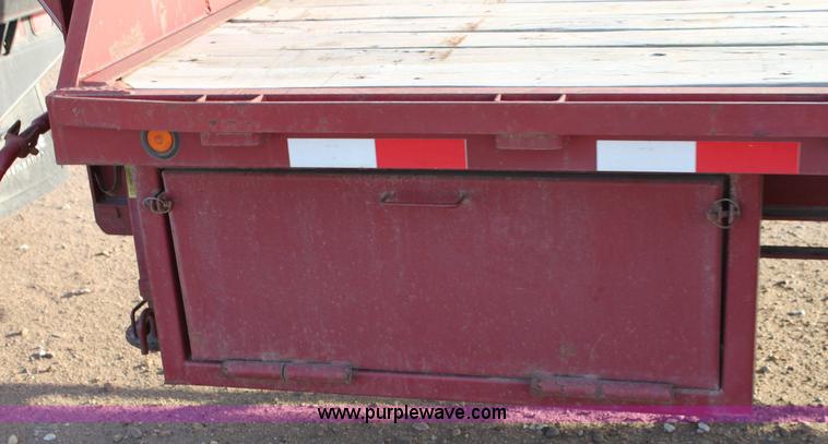 image for item 6274 2000 PJ 30' triple-axle gooseneck trailer with 5' dovetail