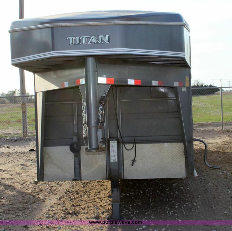 image for item 6275 2008 Titan triple-axle 32' gooseneck livestock trailer