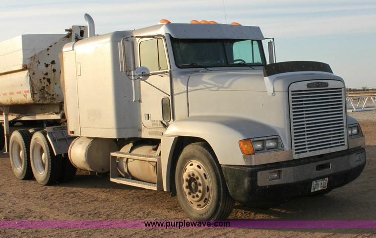 image for item 6277 1995 Freightliner FLD semi truck