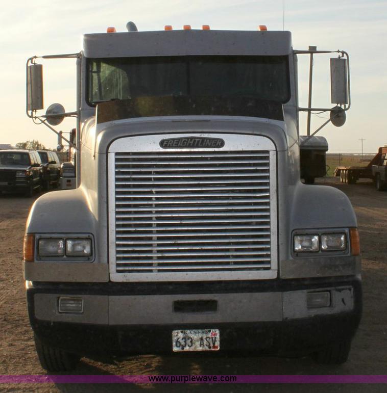 image for item 6277 1995 Freightliner FLD semi truck