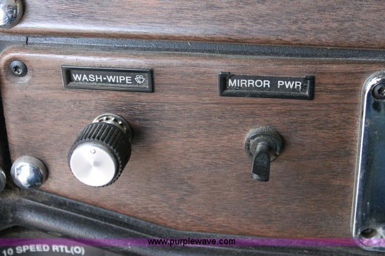 image for item 6277 1995 Freightliner FLD semi truck