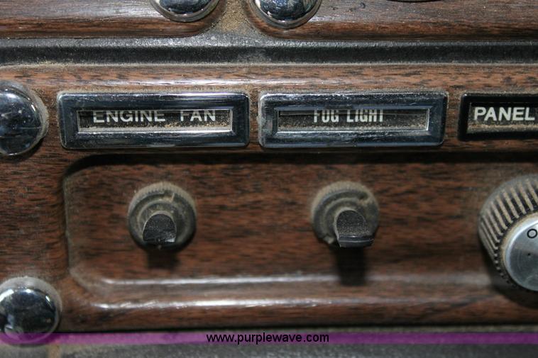 image for item 6277 1995 Freightliner FLD semi truck