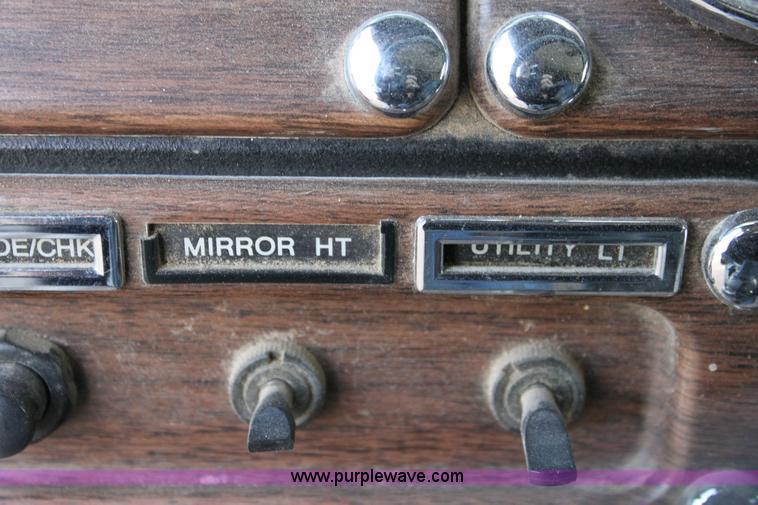 image for item 6277 1995 Freightliner FLD semi truck