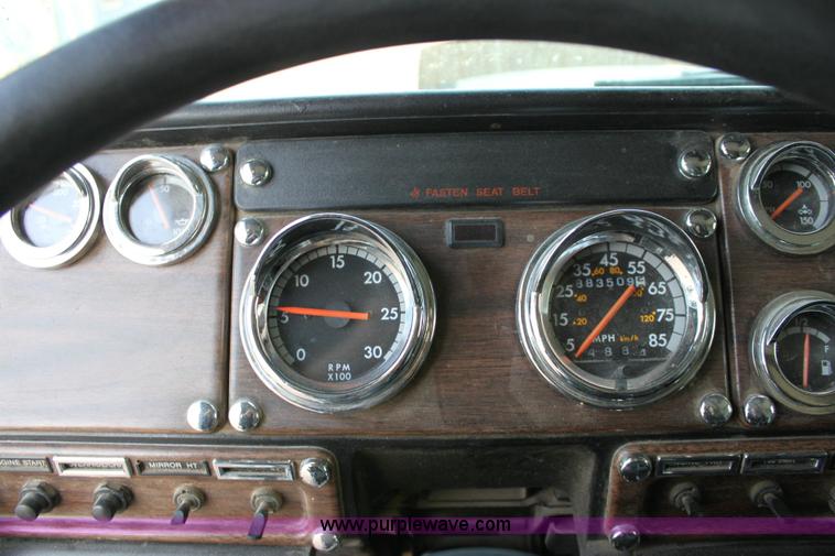 image for item 6277 1995 Freightliner FLD semi truck