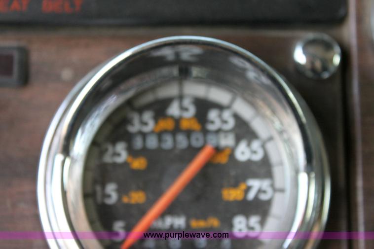 image for item 6277 1995 Freightliner FLD semi truck