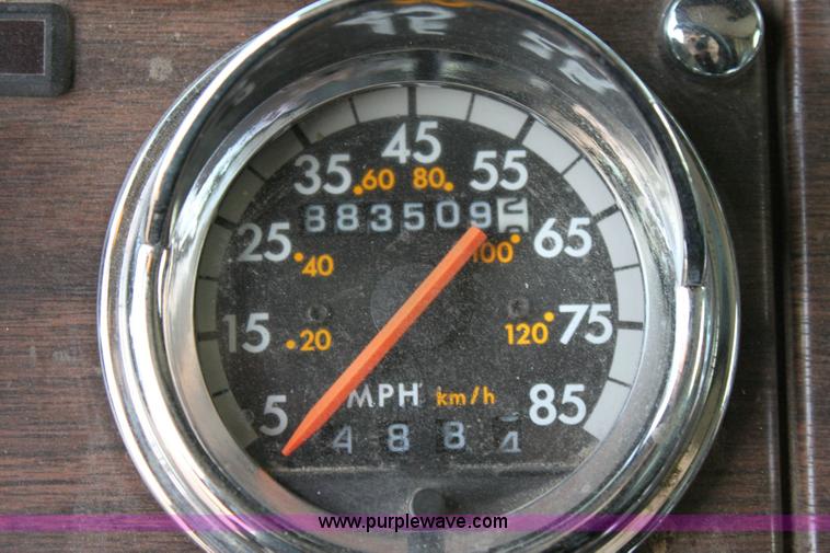 image for item 6277 1995 Freightliner FLD semi truck