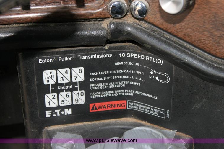 image for item 6277 1995 Freightliner FLD semi truck