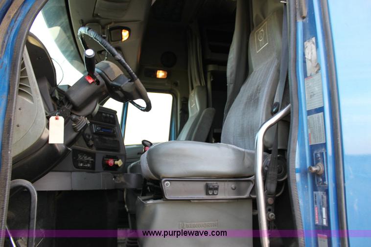 image for item 6279 1998 Kenworth T2000 semi truck