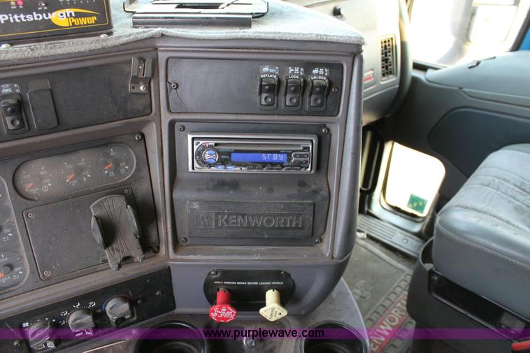 image for item 6279 1998 Kenworth T2000 semi truck