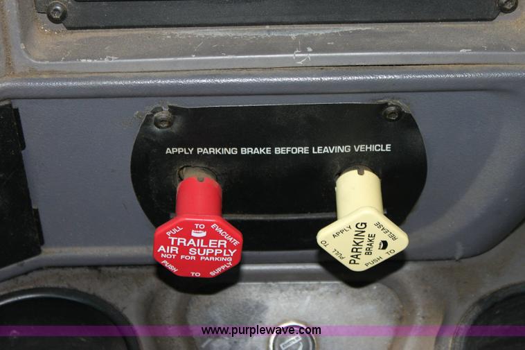 image for item 6279 1998 Kenworth T2000 semi truck