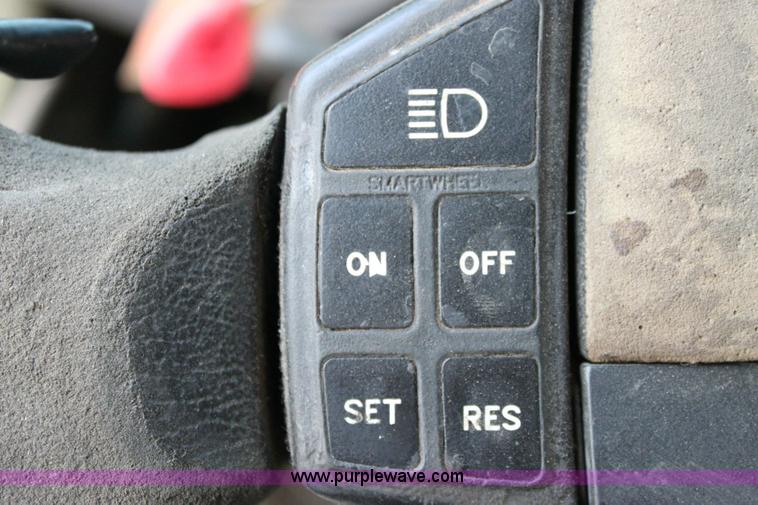 image for item 6279 1998 Kenworth T2000 semi truck