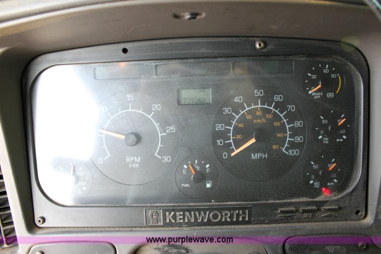 image for item 6279 1998 Kenworth T2000 semi truck